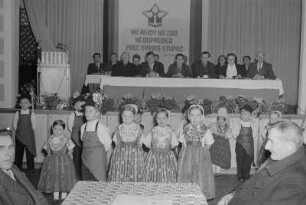 Delegiertenkonferenz der Domowina in Hoyerswerda. Kulturprogram der Kinder : Župna delegatna konferenca Domowiny we Wojerecach. Kulturny program dźěći : Hoyerswerda / Wojerecy
