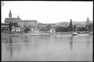 Leitmeritz. Blick über die Elbe mit Dampfer "Schandau" zum Burgberg mit Dom