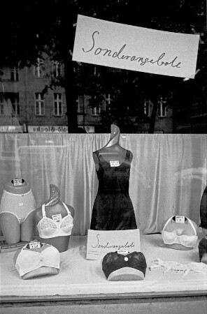 Berlin-Charlottenburg : Berlin-Charlottenburg, Windscheidstrasse, Korsettgeschäft