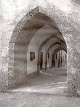 Fischer, Theodor; Hall / Tirol (Österreich); Postgebäude - Arkaden