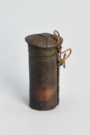 Köcher mit 60 Armbrustpfeilen