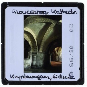 Gloucester, Kathedrale : Kryptaumgang, Südseite