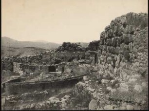Grab des Agamemmnon, Mykene: Ansicht des auch irreführend »Schatzhaus des Atreus« genannten ehemaligen Kuppelgrabes aus Bruchsteinen