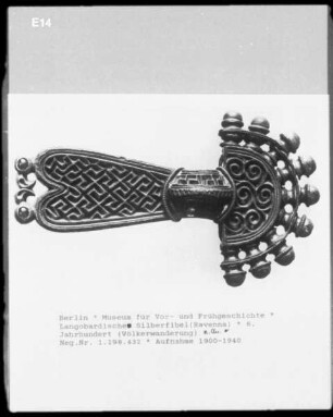Langobardische Silberfibel