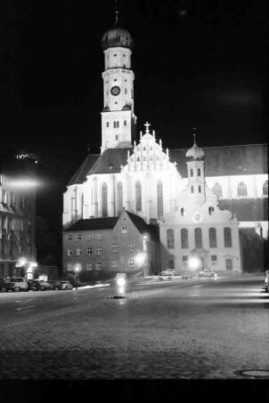 Augsburg: [St. Ulrich und Afra mit evangelischer Kirche], bei Nacht