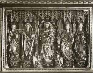 Marienaltar: Verkündigung, Geburt Christi, Anbetung, heilige Sippe (1. Wandlung des Marienaltars); Christus am Ölberg, Dornenkrönung, Kreuzigung, Kreuztragung (2. Wandlung des Altars)