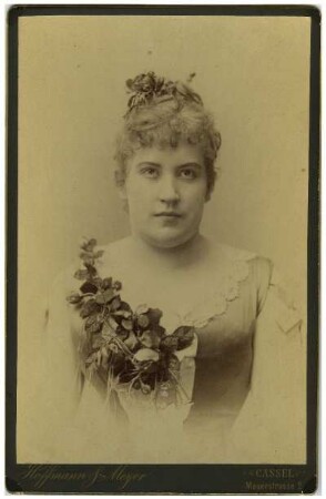 Portrait der Schauspielerin Martha Baumgart