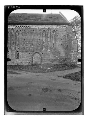 Rühn. Ehem. Zisterzienser-Nonnenkloster. Klosterkirche (M. 13. Jh.). Teilansicht von Norden