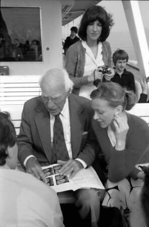 31. Tagung 1981 (29.6.-3.7.) Mediziner; Gruppen bei der Maikäferrede: Sir John C. Eccles in der Runde