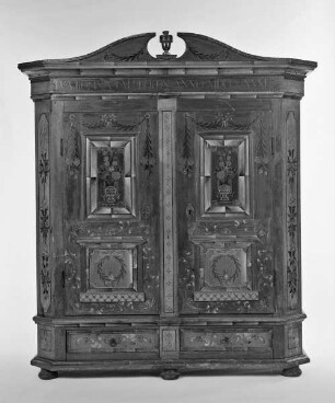 Bauernschrank