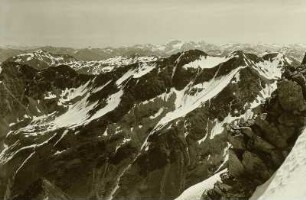 Kanton Graubünden. Blick von Georgys Hütte am Piz Languard (3268 m) nach Osten über den Piz Prünas (3158 m) zum Ortler