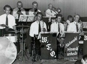 Tanzorchester aus Wittichenau : Volksmusik - Interpreten und Instrumente. Ort: Kulow / Wittichenau. Sorbisches Tanzorchester Wittichenau.