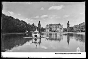 Dresden, Palais im Großen Garten mit Palaisteich