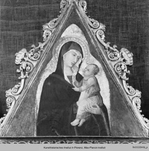 Triptychon : Madonna mit Kind, das nach ihrem Schleier greift