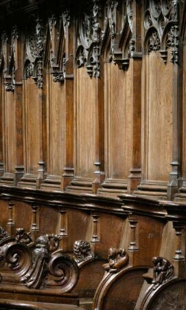 Frankreich. Bretagne. Finistere. Saint Pol de Leon. Ancienne Cathedrale. Kästchen mit exhumierten Schädeln