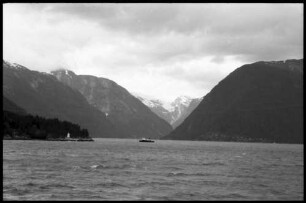 Balestrand: Berge mit Jostefonn