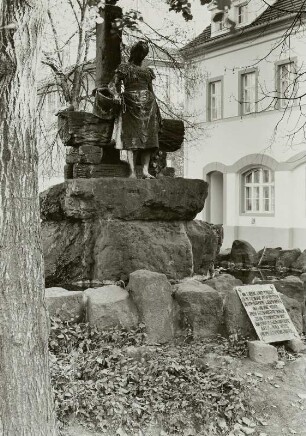 Heimat- und Marienbrunnen