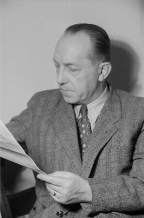 Porträt des polnischen Schriftstellers Leon Kruczkowski auf der II. Kulturbundtagung in Berlin : Porträt von Leon Kruczkowski