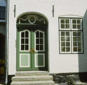 Husum. Eingangsbereich eines Wohnhauses