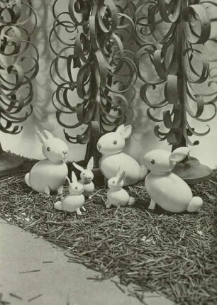 Spielwarenindustrie, Erzgebirge, Schnitzarbeit, "Hasenfamilie"