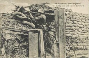 Im vordersten Schützengraben - Ein Feldgrauer mit neuem Stahlhelm