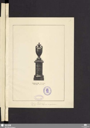 Postament 527. 70 cm hoch ; Urne 603. 60 cm hoch