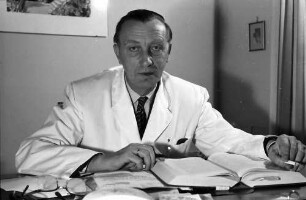 Freiburg: Nervenklinik, Rektor der Uni 1961-62 Prof. Dr. med. Ruffin