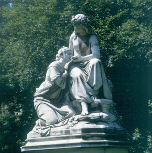 Bad Elster. Figurengruppe Hygieia im Kurpark