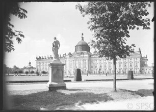 Potsdam, Neues Palais, Gartenseite.