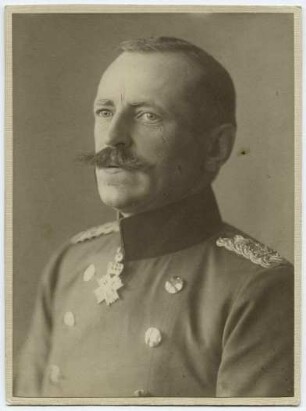 Poser und Groß-Naedlitz, Arno von