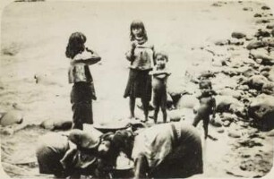 Goldwaschen (Lateinamerika-Aufenthalte 1928/1942 – Album Indigene Bevölkerung)