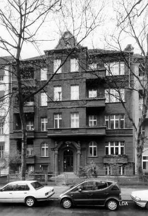 Mietshaus & Einfriedung; Berlin, Tempelhof-Schöneberg