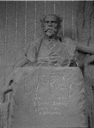 Wandgrabmal für den Komponisten Antonín Dvořák
