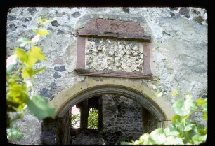 Wappen an Schlossruine Burkheim