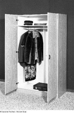 Kleiderschrank