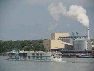 Tulln - Chemiewerk an der Donau