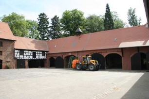Hofgut Illbach (Hofanlage); Reinheim, Hof Illbach, Hahner Straße 91, Die Illbacher Straße, Die Hauswiese, Der Lustgarten