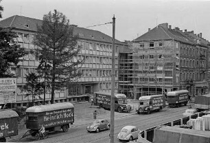 Bezug des nach Plänen von Erich Schelling gebauten neuen Verwaltungsgebäudes der Badenia-Bausparkasse in der Karlstraße.