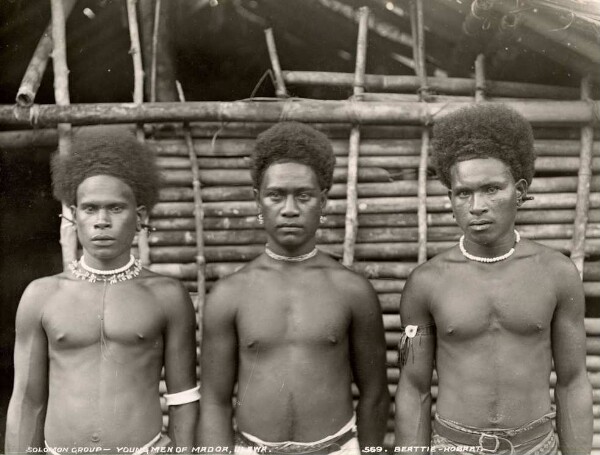 "Trois jeunes hommes de Madoa".