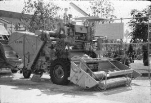Ungarischer Mähdrescher B 59