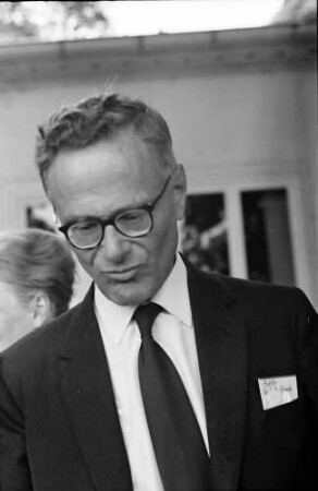 13. Tagung 1963 Medizin; Gruppen beim Bayrischen Frühstück: Sir Hans A. Krebs