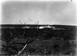 Wasserfall : Blick auf die Victoriafälle, die als natürliche Grenze zwischen Simbabwe und Sambia verlaufen