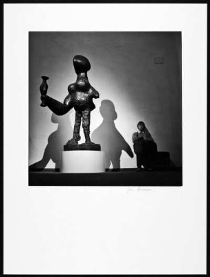 Segovia (?)/ Madid (?). Ausstellungsobjekte (Skulptur) in einem Museum (?)