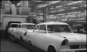 Köln, Niehl: Fordwerk, Karosserien nach der Lackierung