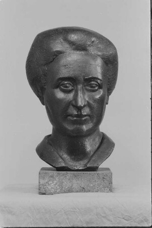 Büste von Rosa Luxemburg : Büste von Rosa Luxemburg. Bronze (1957; W. Arnold). Berlin: Museum für Deutsche Geschichte