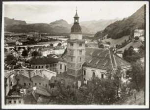 Österreich, Hallein. Pfarrkirche mit Tennengebirge