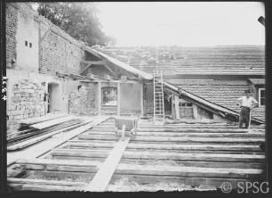 Potsdam, Neues Palais, Communs, Südcommun- Ehemaliger Marstall der Kaiserin, Blick auf das Dach des Marstalls während der Umbauarbeiten.
