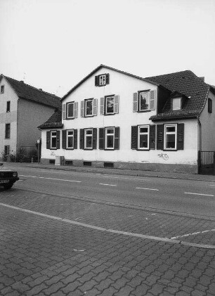 Hanau, Vor der Kinzigbrücke 9
