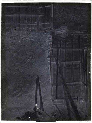 Abgestützte Wand der Baugrube