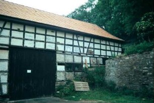 Fachwerkscheune mit großem Holztor